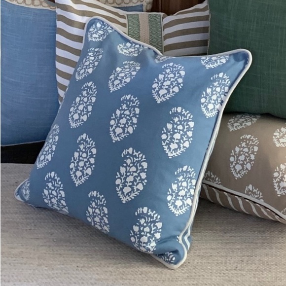 ELEMENTS BY ERIN GATES Set Of 2 Clover Paisley Block Print Pillow Covers 20”X20” - Picture 1 of 5